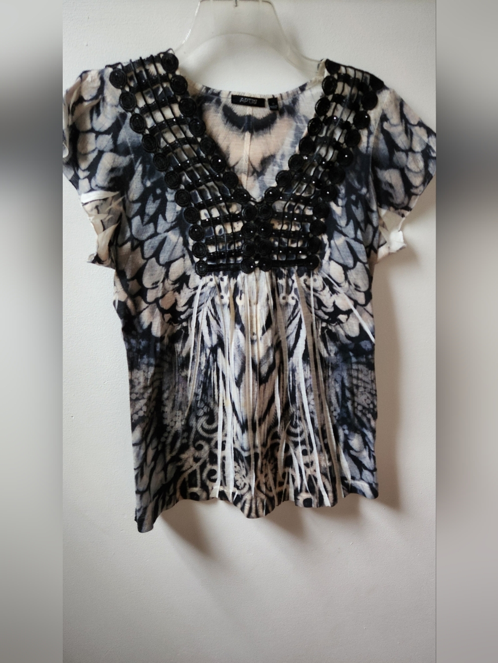 Apt. 9 Black and Cream Beaded V-Neck Short Sleeve Top